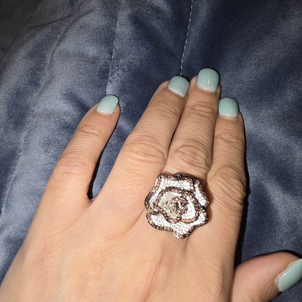 Sale Fine Jewelry Chocolate Pave Flower Ring Size: 8.5 Retail$825 - Picture 4 of 13